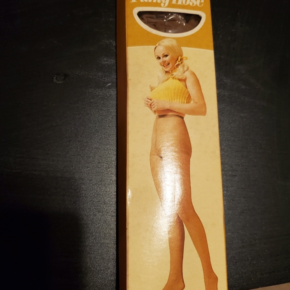 ✨️💃✨️Pantyhose from the Woolworth. One size. Vintage. Never opened. Movie prop✨ - Picture 3 of 5